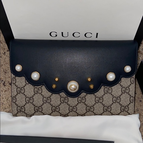 Gucci Pouch - Picture 8 of 14
